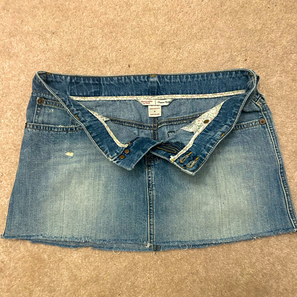 A&F mini skirt size 6